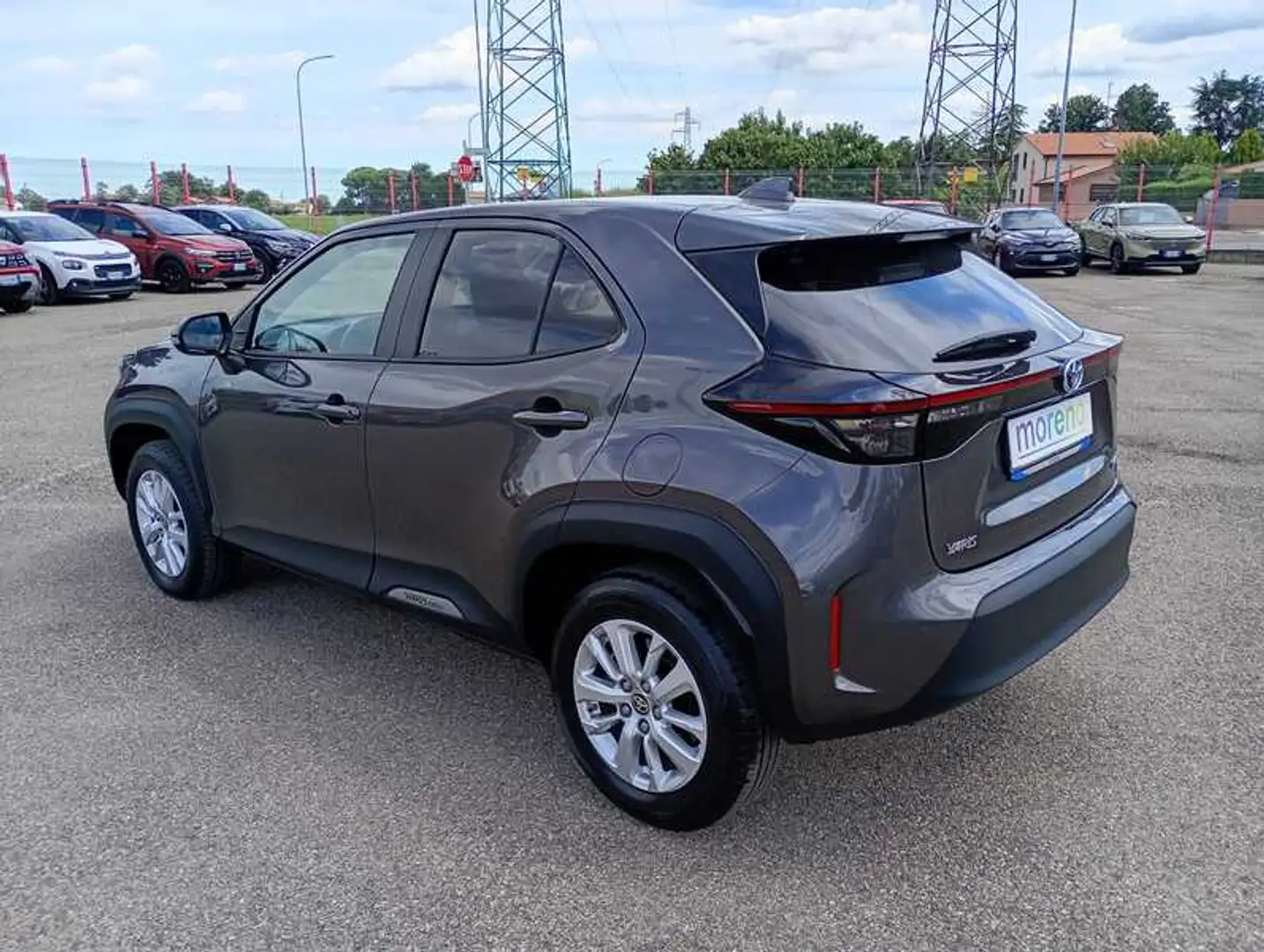 Toyota Yaris Cross 1.5h Business fwd 116 CV e-cvt Gris - 2