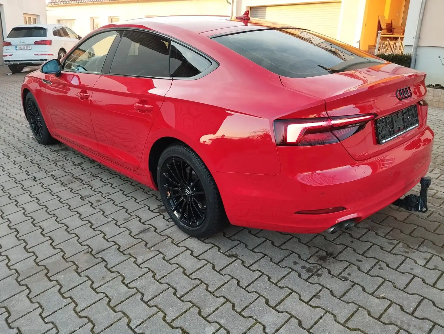 Audi A5 Sportback 40 TDI, AHK, PDC, Navi Rot - 2