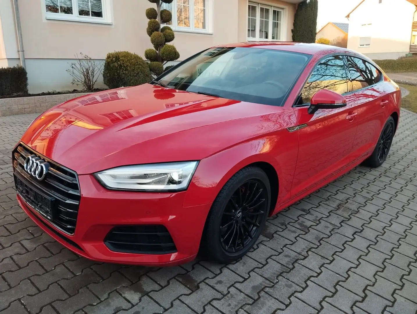 Audi A5 Sportback 40 TDI, AHK, PDC, Navi Rot - 1