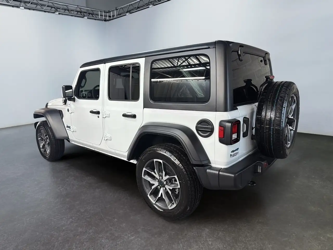Jeep Wrangler снимка Jeep Wrangler