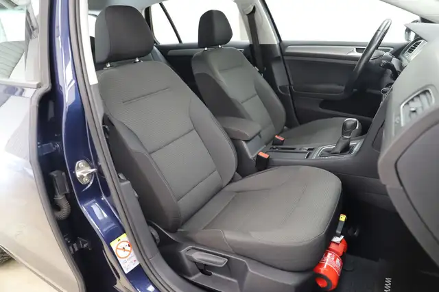Volkswagen Golf view 10