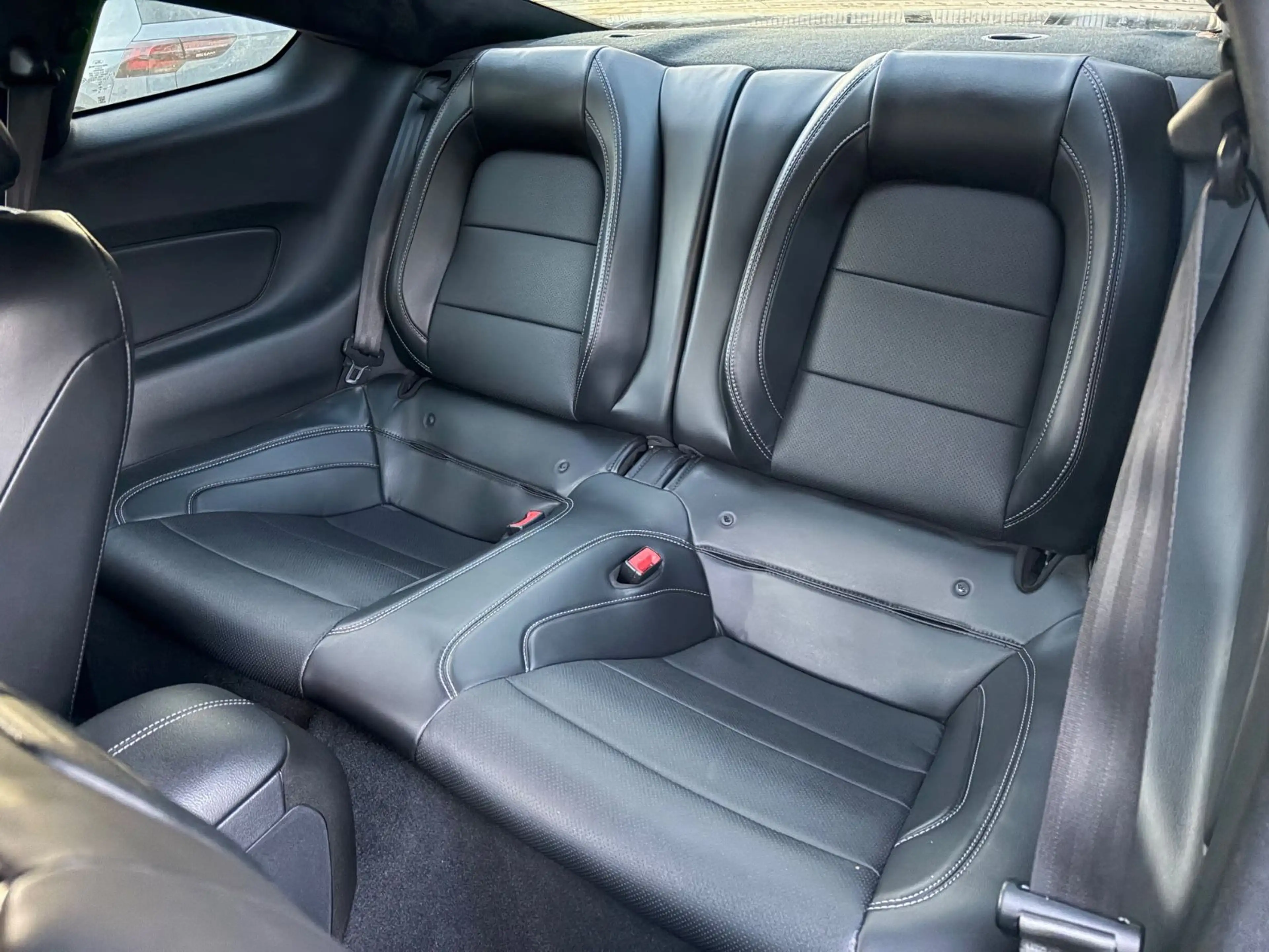 Ford Mustang GT Fastback 1.Hand / 6-Gang / Unfallfrei — photo 12