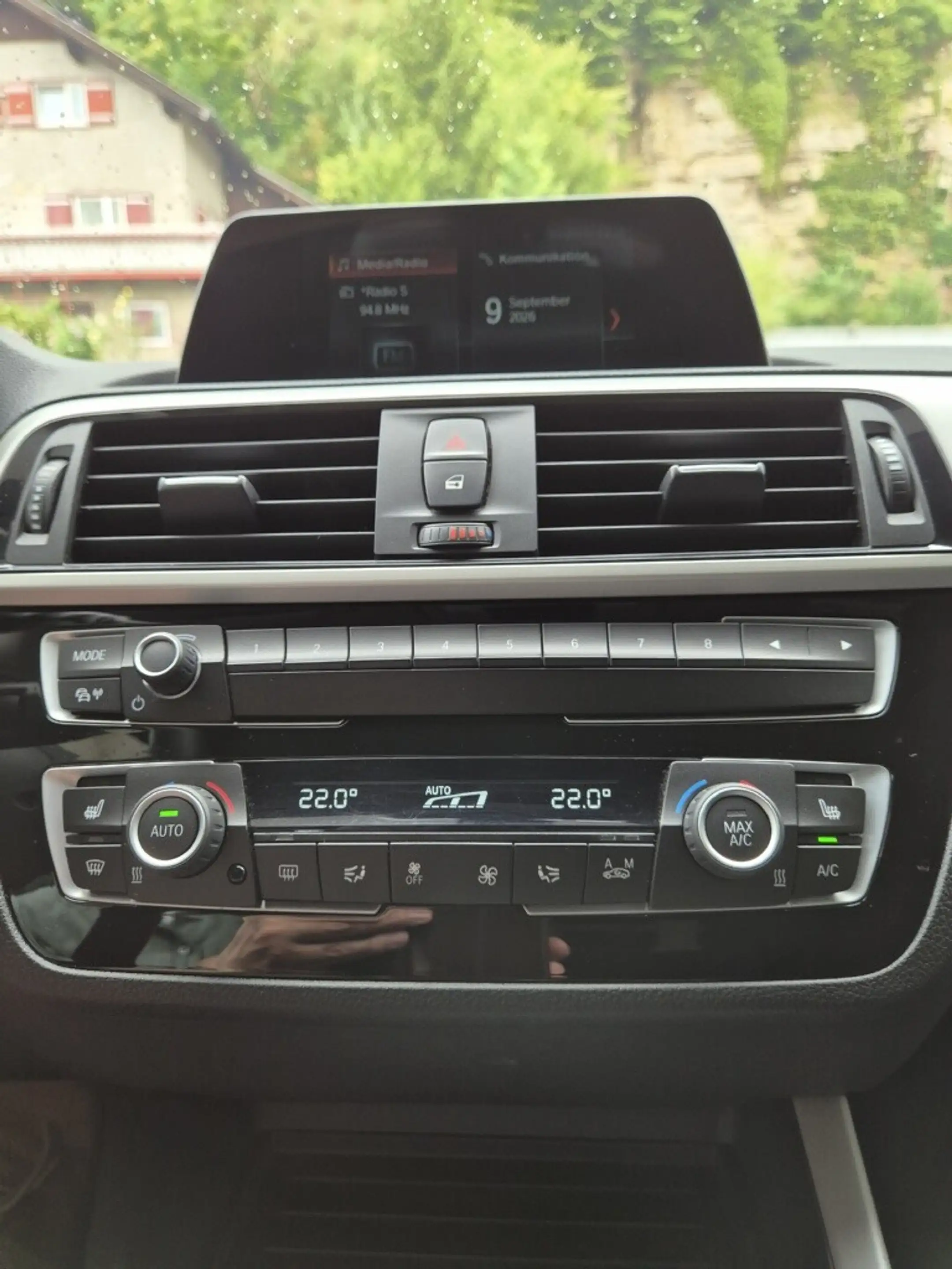 BMW 116 i Advantage — photo 13