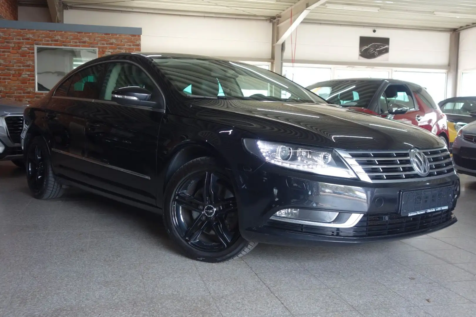 Volkswagen CC -2.0TDI-103KW-Leder-Navi-Xenon-Panorama-DSG Schwarz - 2