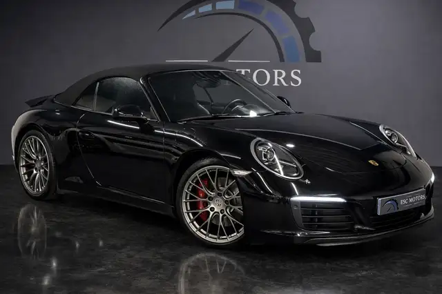 Porsche 911 view 2