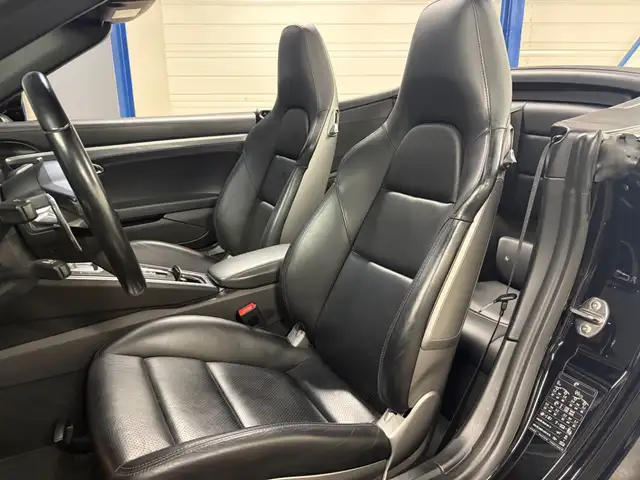 Porsche 911 view 12