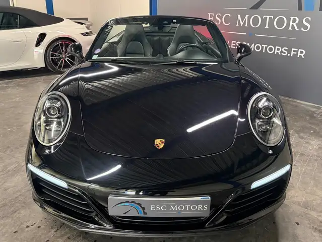 Porsche 911 view 7