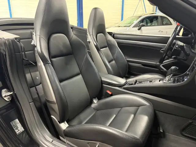 Porsche 911 view 15