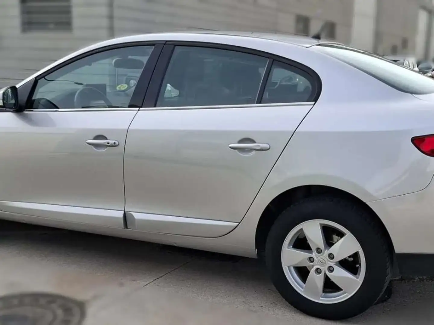 Renault Fluence Dynamique dCi 105cv Gris - 2