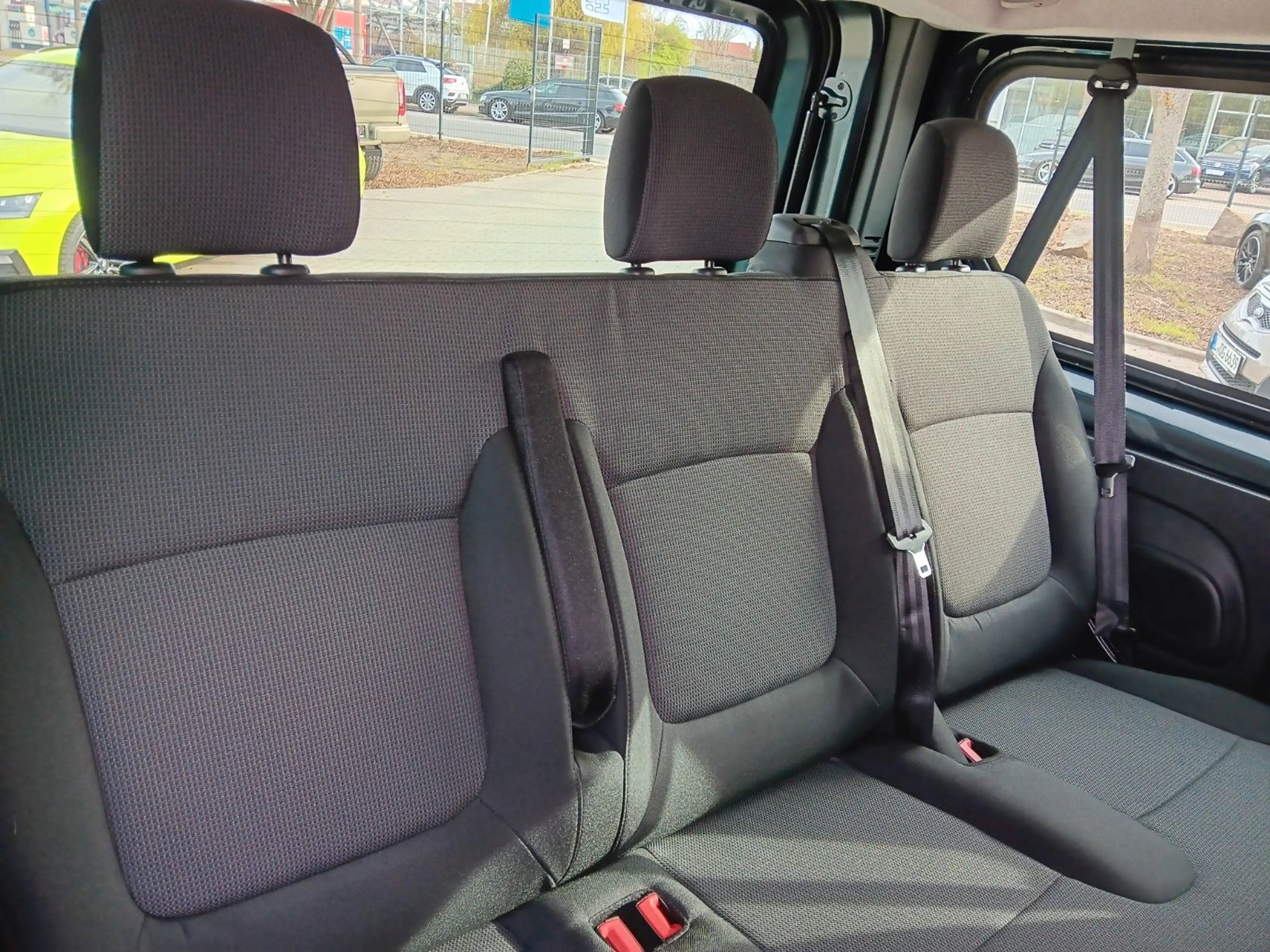 Nissan Primastar Kombi L1H1 2,8t Tekna 8-Sitze Klima — photo 9