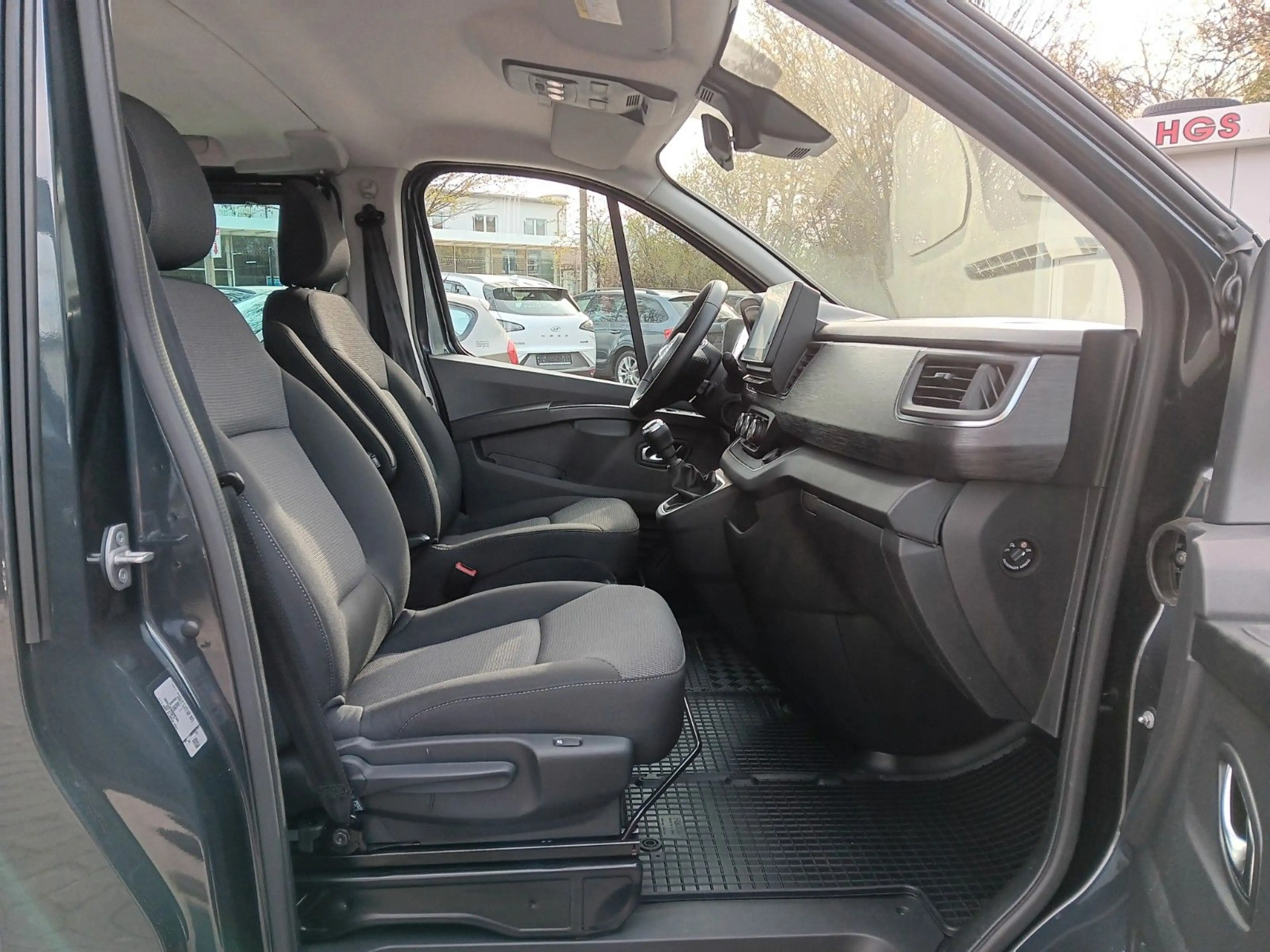 Nissan Primastar Kombi L1H1 2,8t Tekna 8-Sitze Klima — photo 6