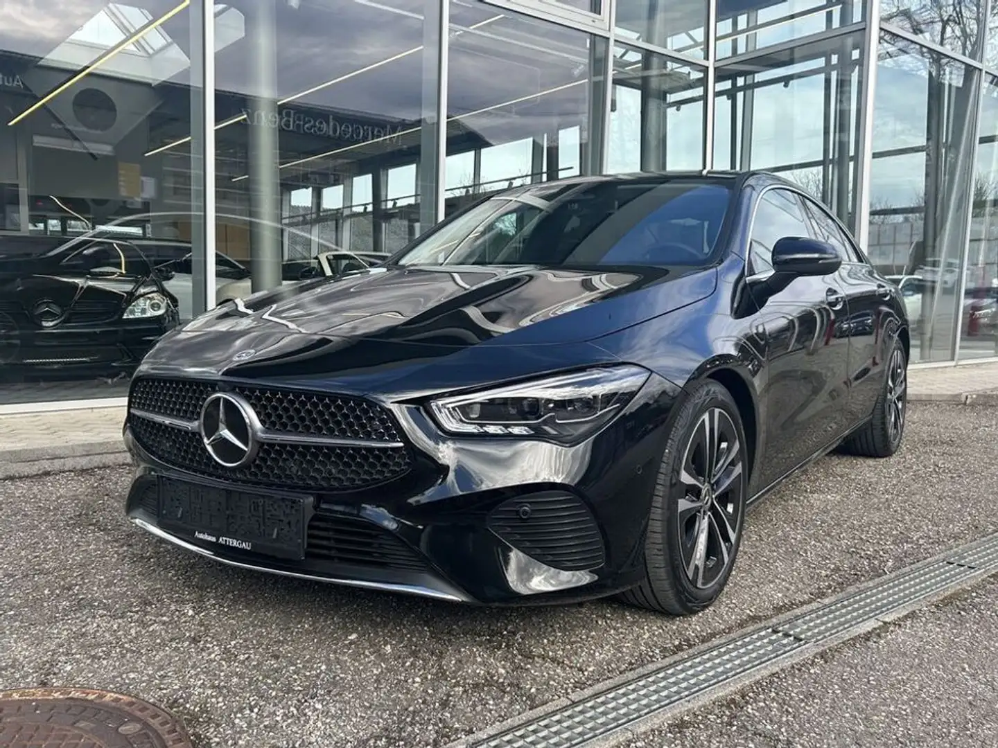 Mercedes-Benz CLA 180 d Zwart - 1
