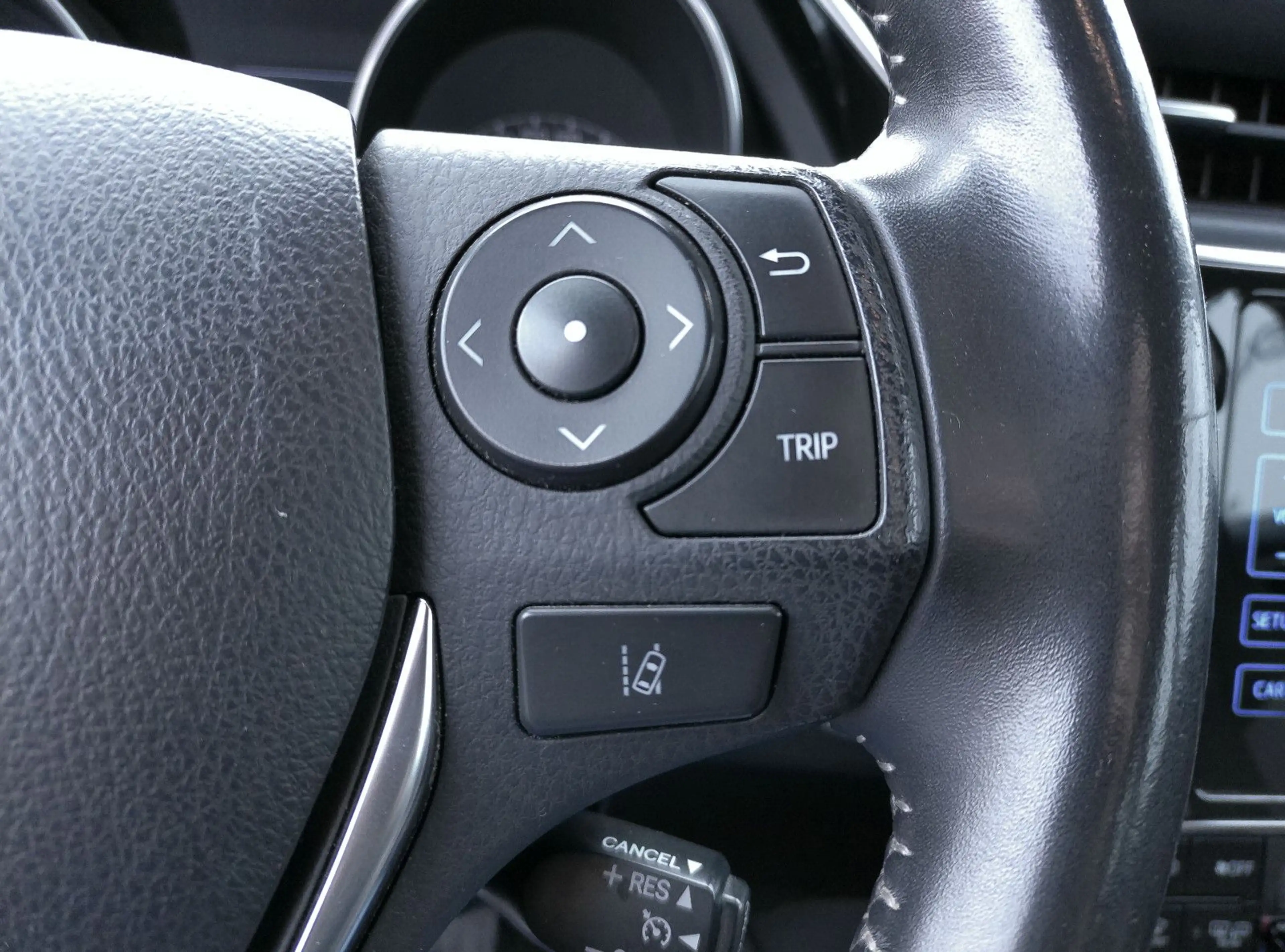 Toyota Auris Touring Sports Hybrid Edition-S — photo 13