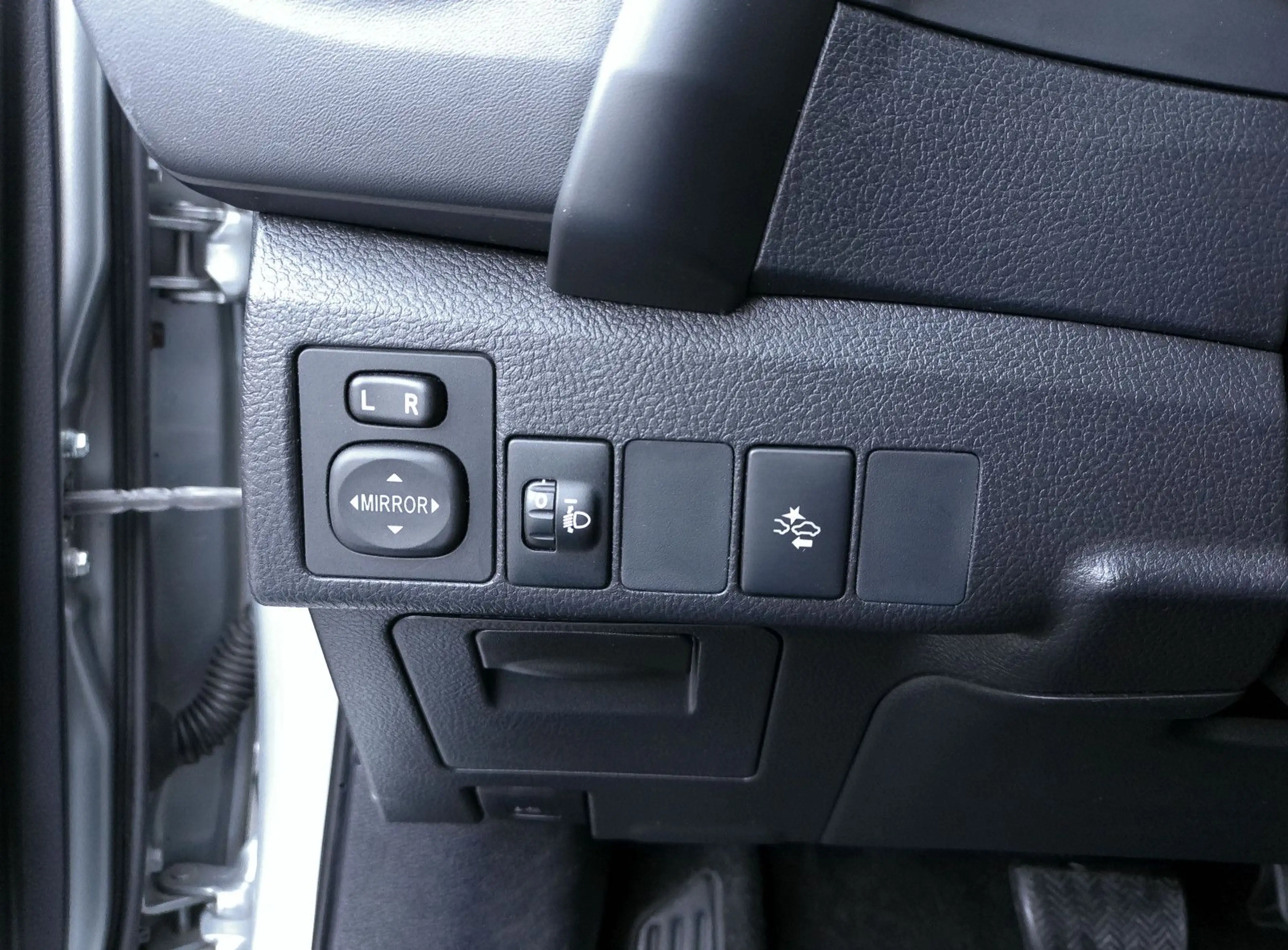 Toyota Auris Touring Sports Hybrid Edition-S — photo 11