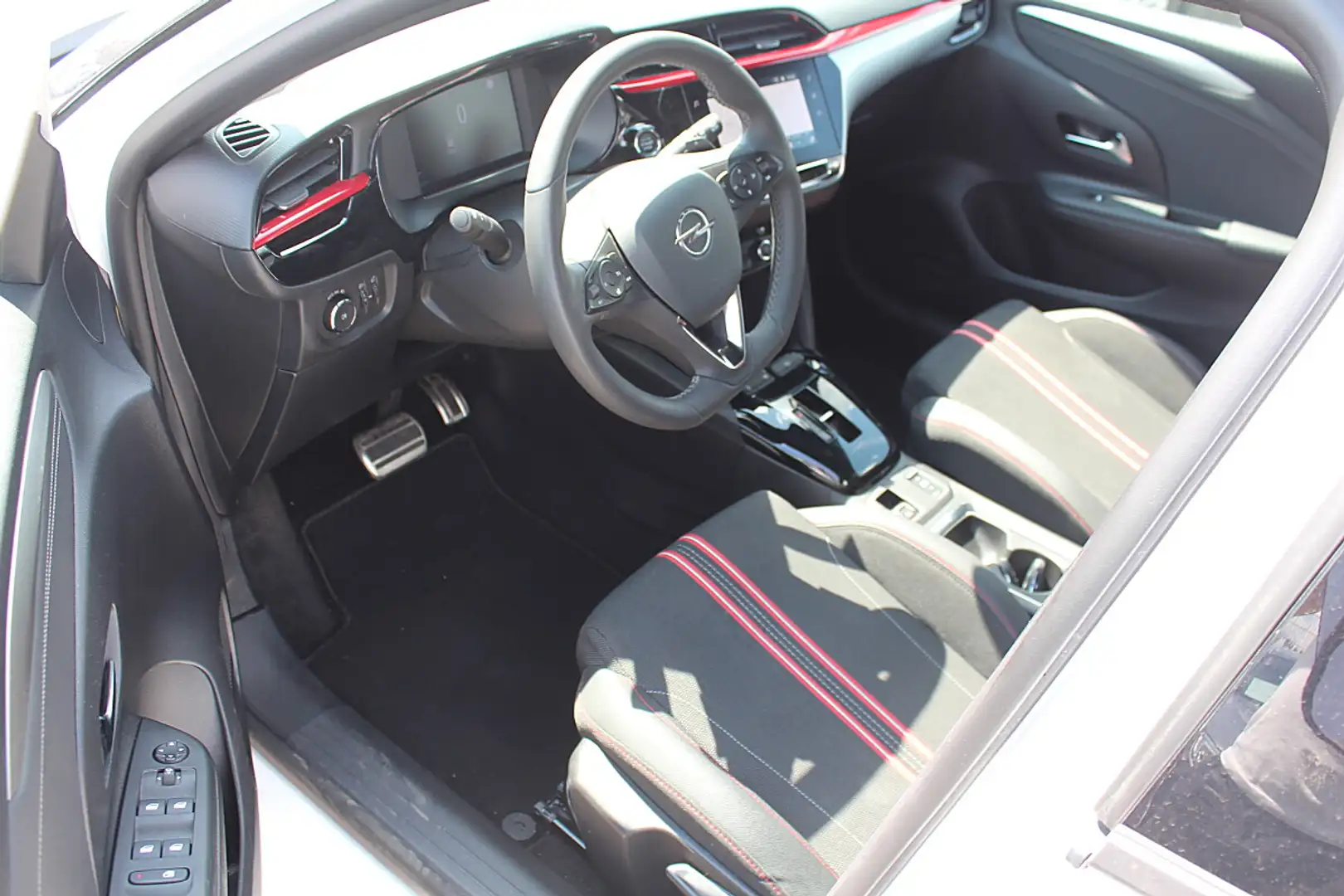 Opel Corsa 1,2 GS Aut. LED Kamera Navi Tempomat... Weiß - 2
