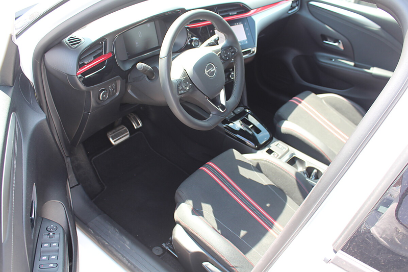 Opel Corsa 1,2  GS Aut. LED Kamera Navi Tempomat... — photo 2