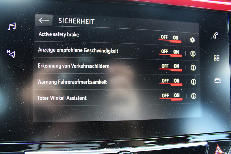 Opel Corsa 1,2  GS Aut. LED Kamera Navi Tempomat... — photo 11