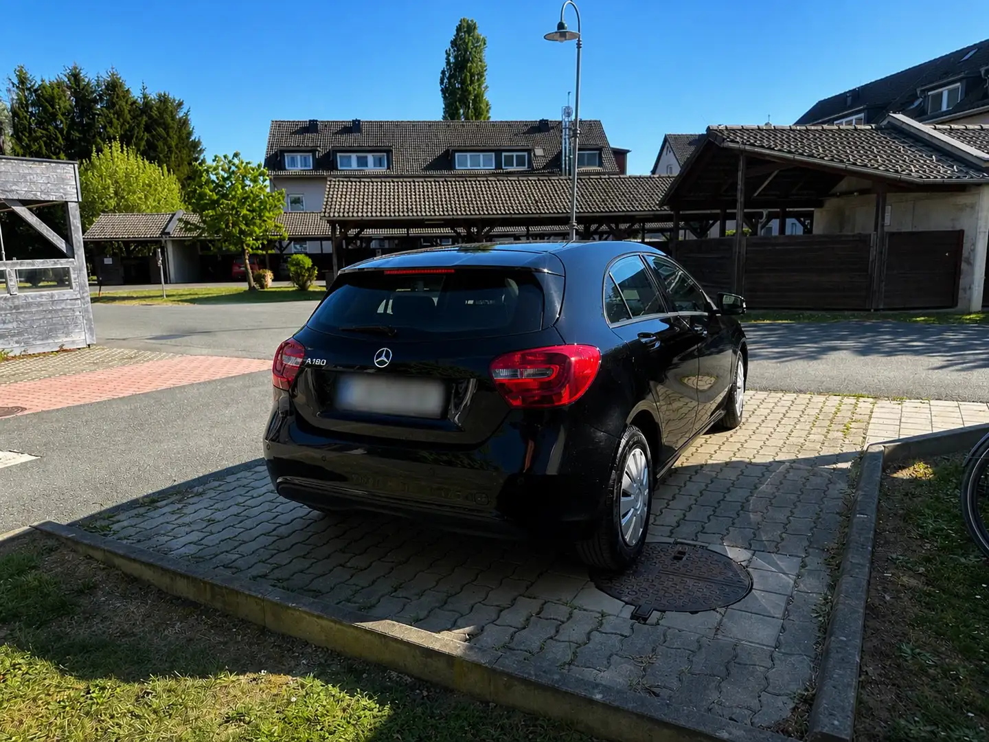 Mercedes-Benz A 180 A 180 BlueEfficiency Schwarz - 2