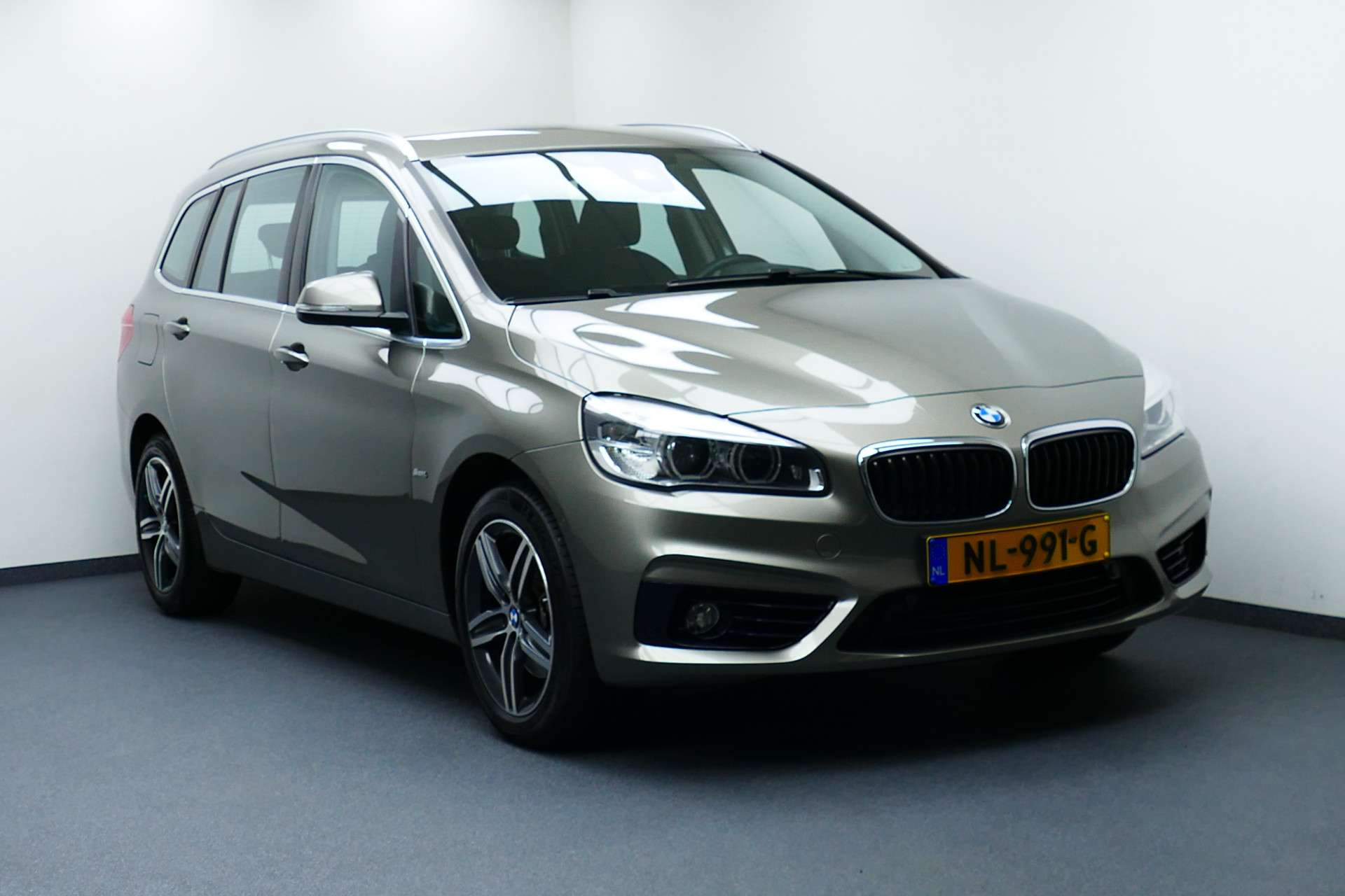 BMW 218