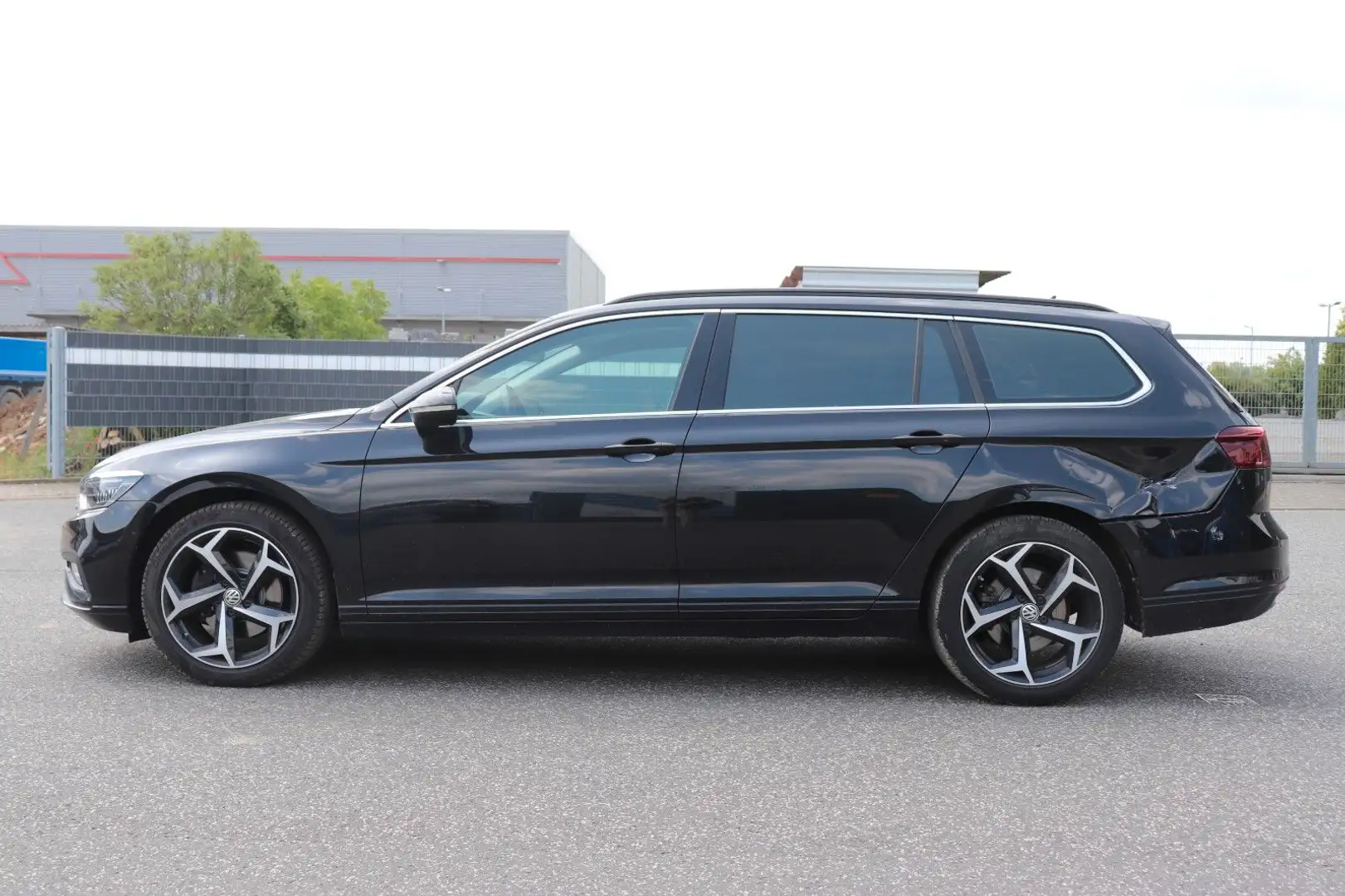 Volkswagen Passat Variant Business Zwart - 2