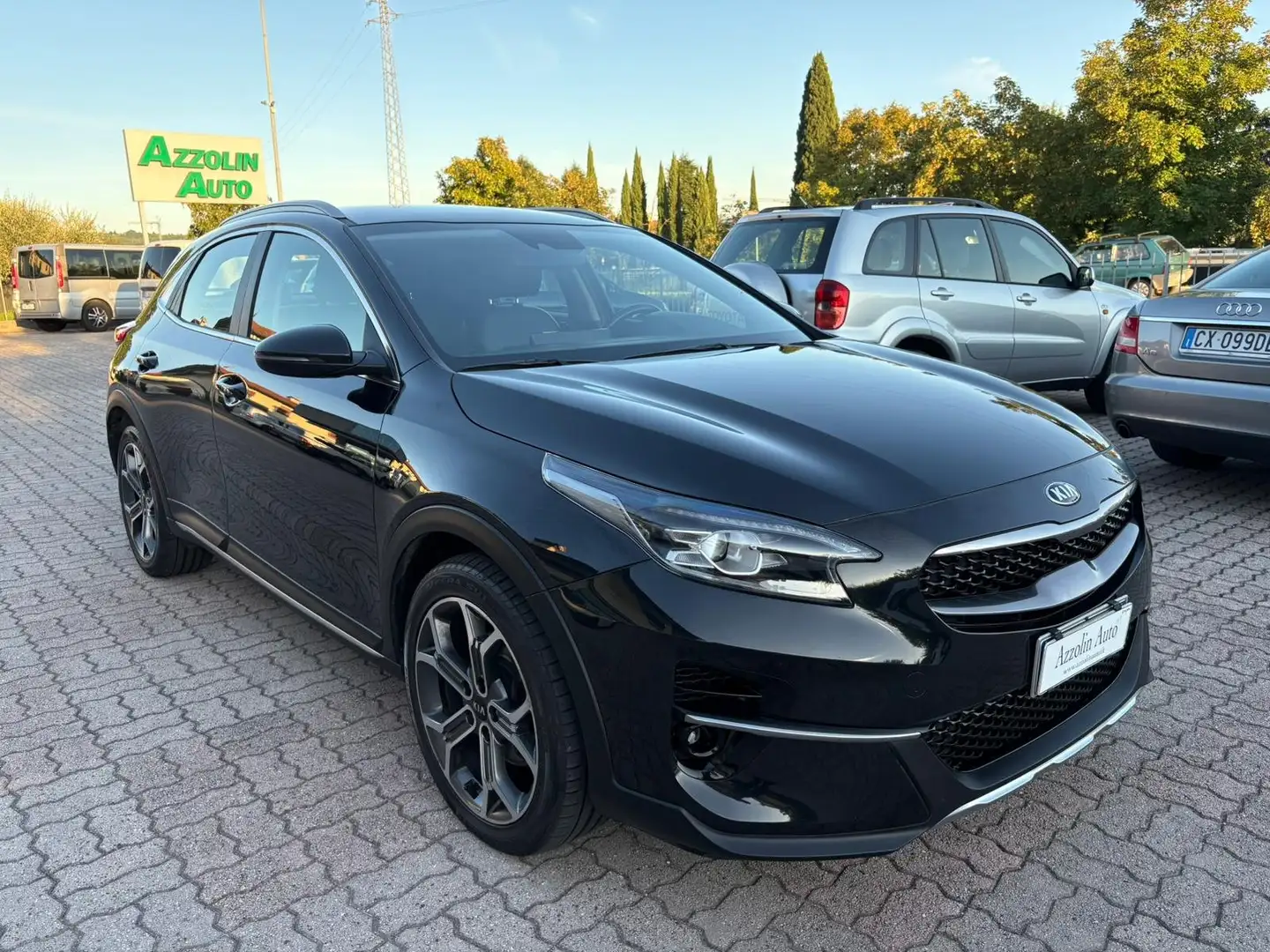 Kia XCeed 1.6 CRDI MHEV SI A NEOPATENTATI Negro - 1