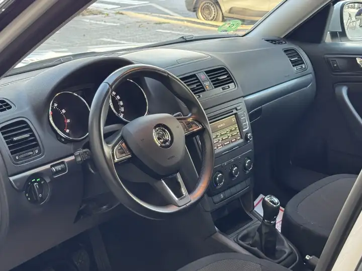 Škoda Yeti Outdoor 1.2 TSI Ambition 4x2 2014, foto 9