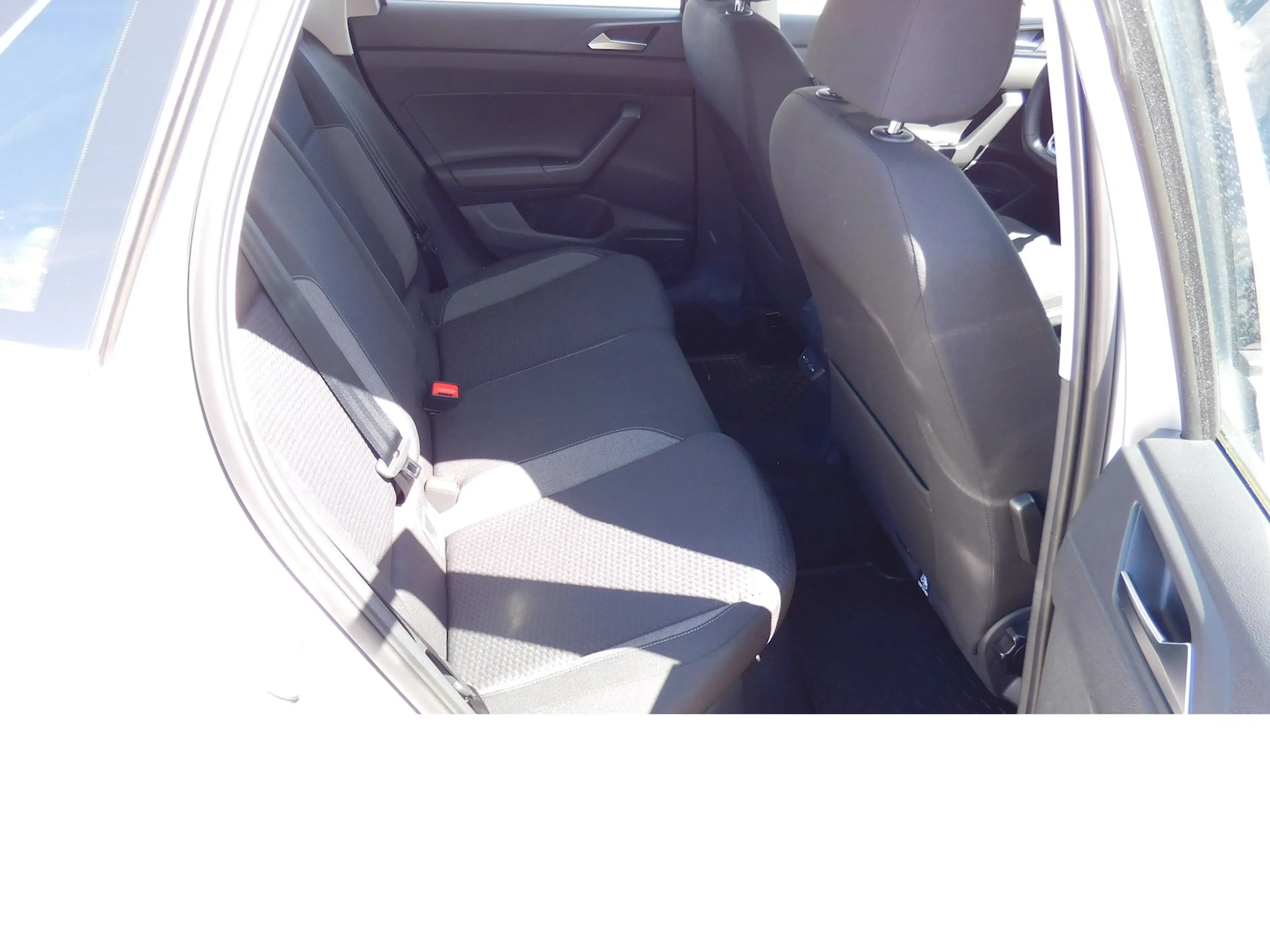 Volkswagen Polo 1.0 Life MPI BMT 4Trg Klima Navi LED — photo 10