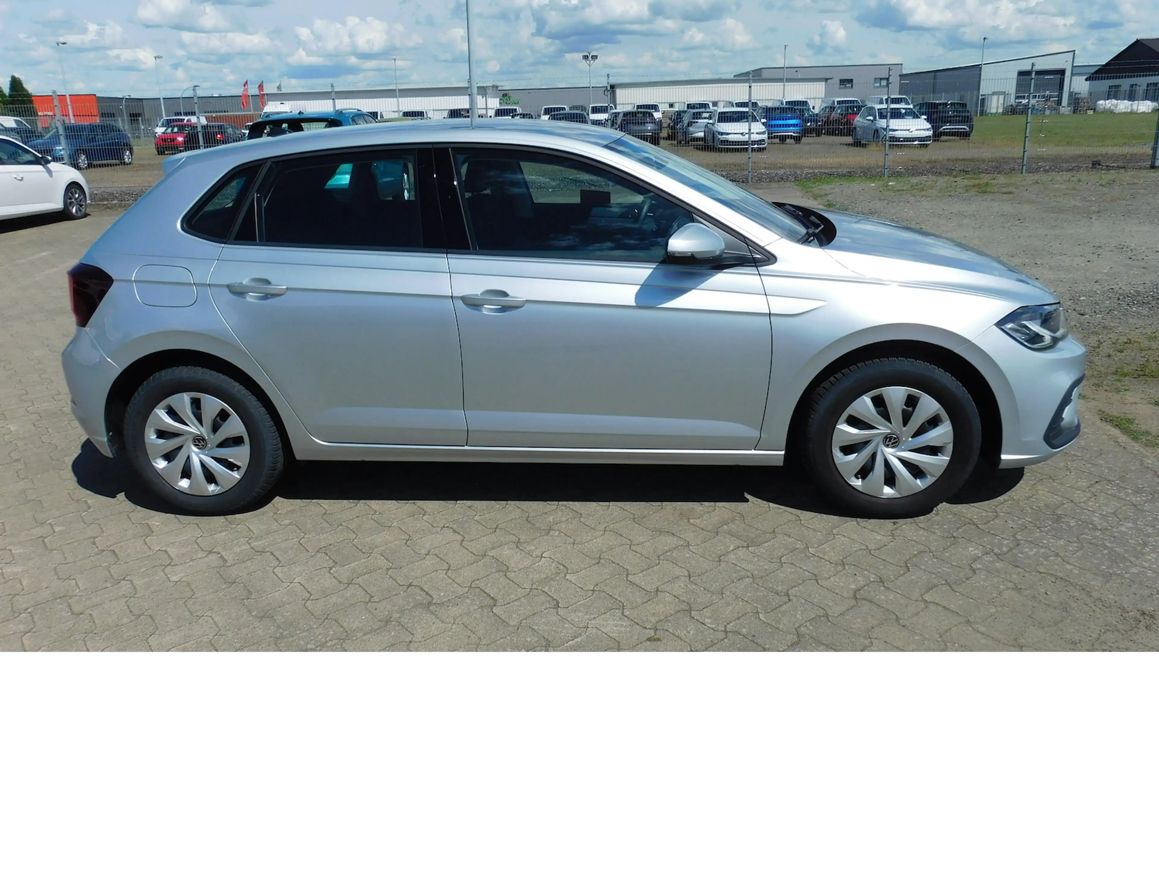 Volkswagen Polo 1.0 Life MPI BMT 4Trg Klima Navi LED — photo 2