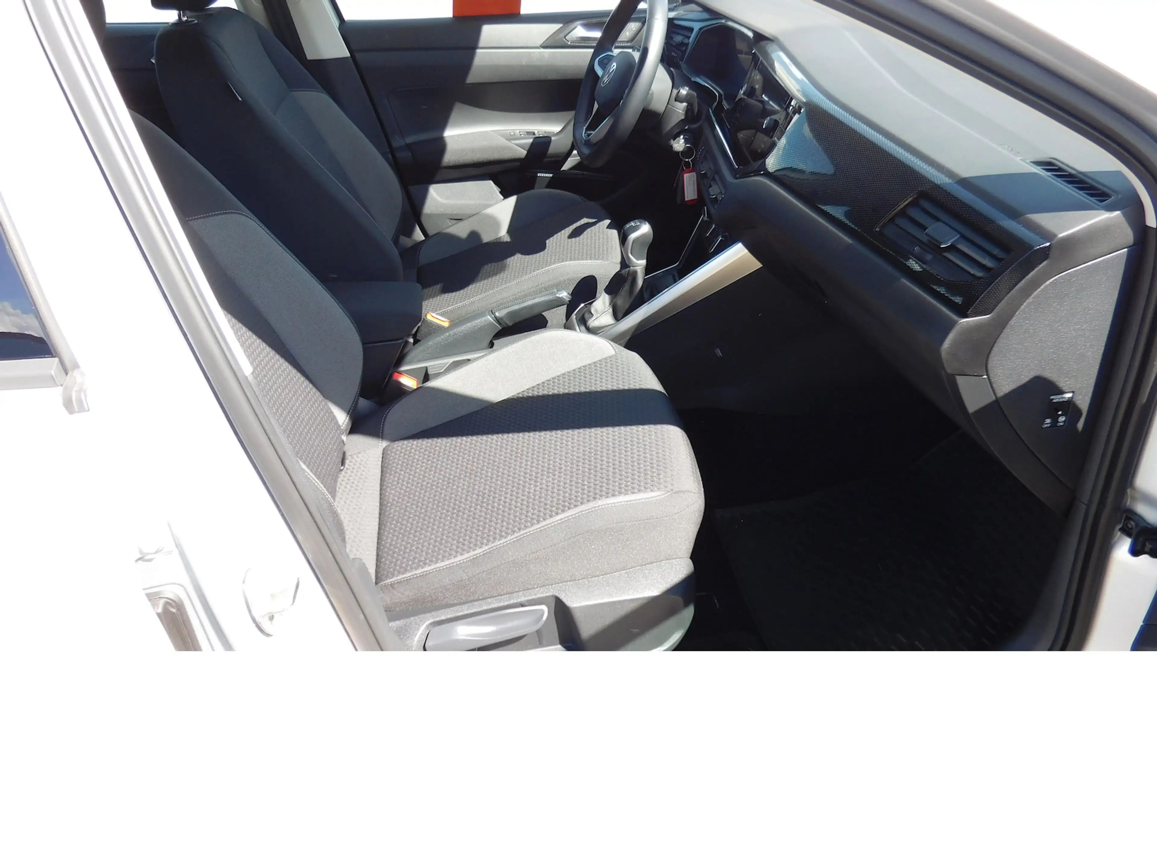 Volkswagen Polo 1.0 Life MPI BMT 4Trg Klima Navi LED — photo 12