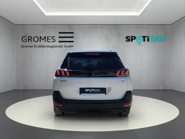 Peugeot 5008 view 4