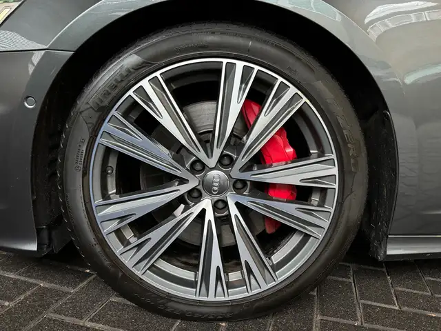 Audi A6 view 13