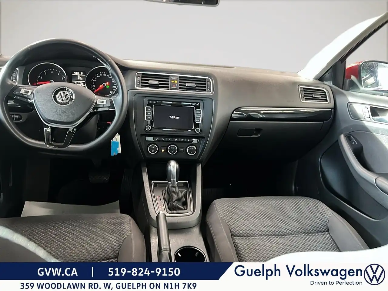 Volkswagen Jetta снимка Volkswagen Jetta