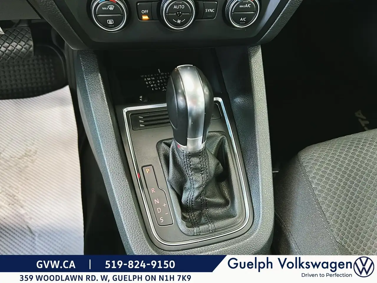 Volkswagen Jetta снимка Volkswagen Jetta