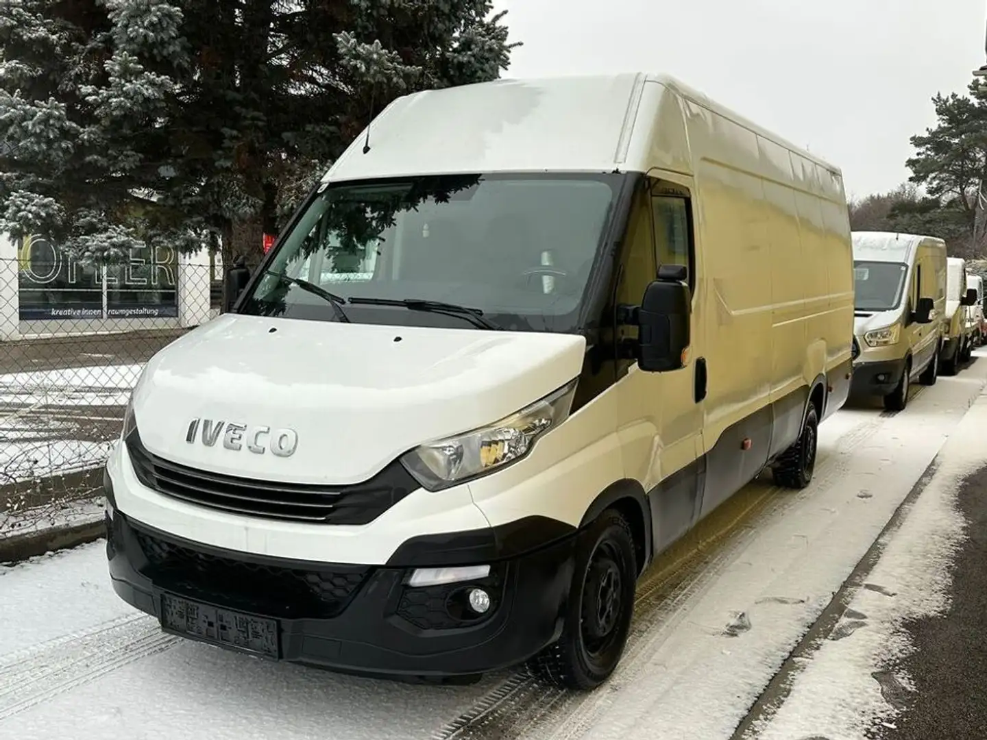 Iveco Daily 2.3 Diesel HKa 35 S V Radstand 4100 Aut. Alb - 1