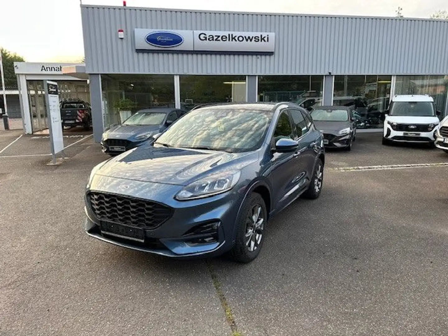 Ford Kuga ST-Line 2.5 PHEV Blau - 1