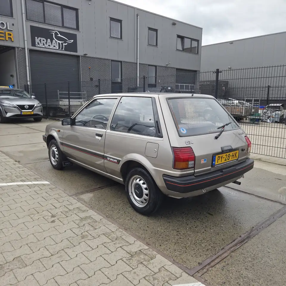 Toyota Starlet 1.0 DX (DLX), foto 2