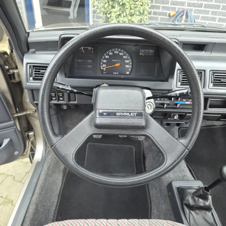 Toyota Starlet 1.0 DX (DLX), foto 7