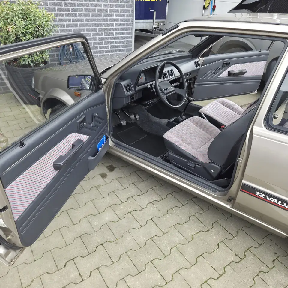 Toyota Starlet 1.0 DX (DLX), foto 5