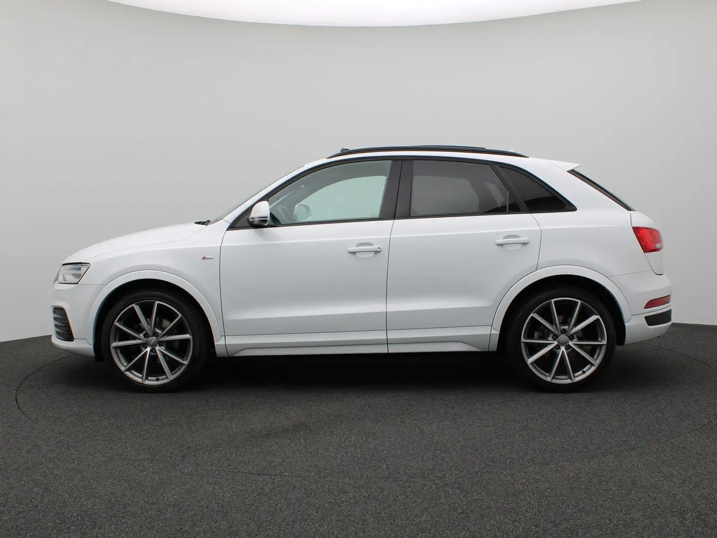 Audi Q3 1.4 TFSI CoD Sport S Line Edition 150PK S-Tronic P Wit - 2