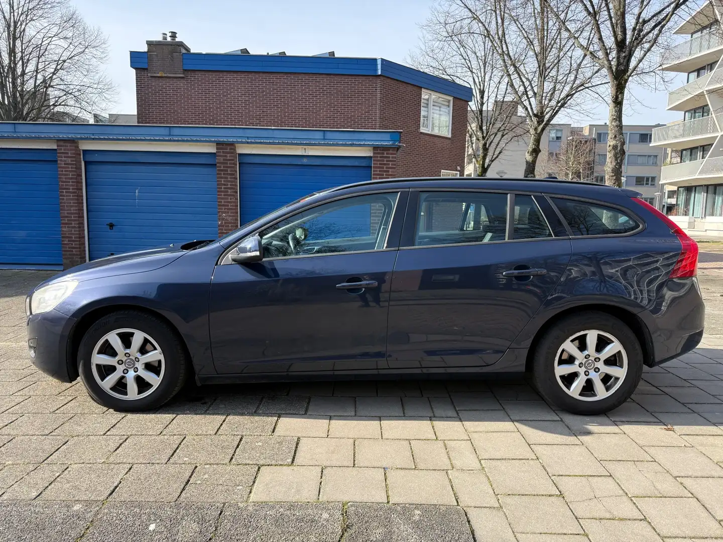 Volvo V60 1.6 T3 Summum Cruise PDC Airco Blau - 2