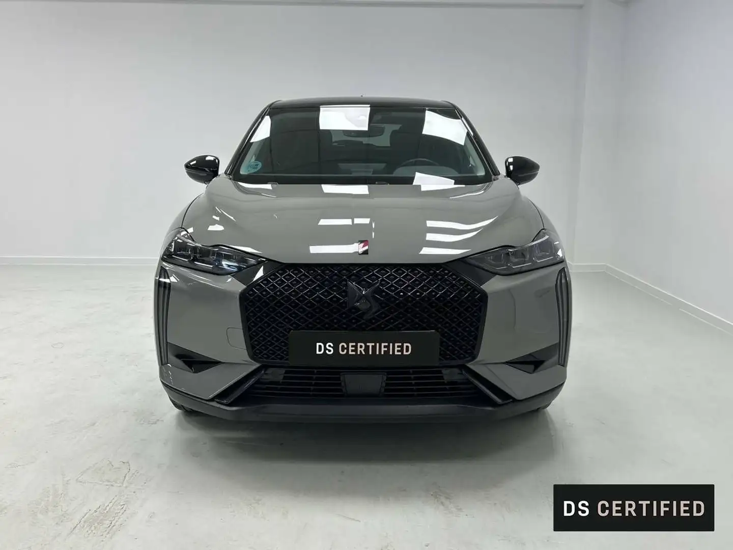 DS Automobiles DS 3 BlueHDi 96 kW  Auto. Performance Line Gris - 2