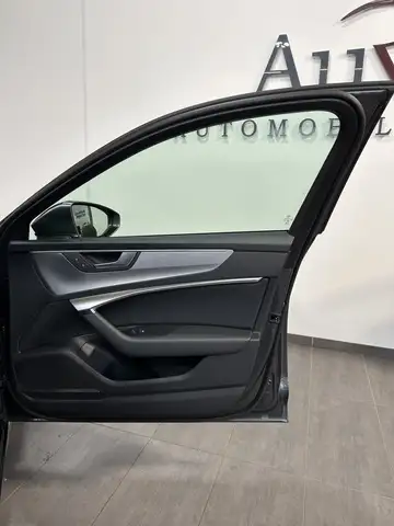 Audi S6 view 11