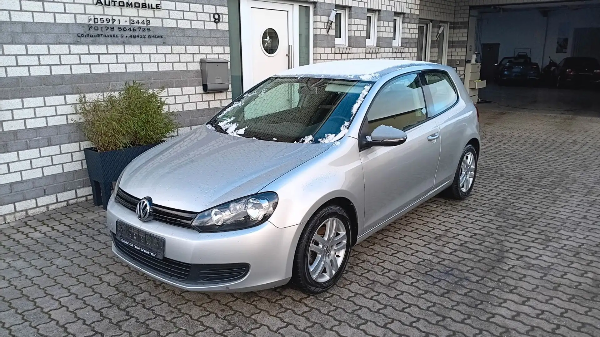 Volkswagen Golf VI 1.6 Automatik Mod. 2010 AHK 2.Hand Silber - 1