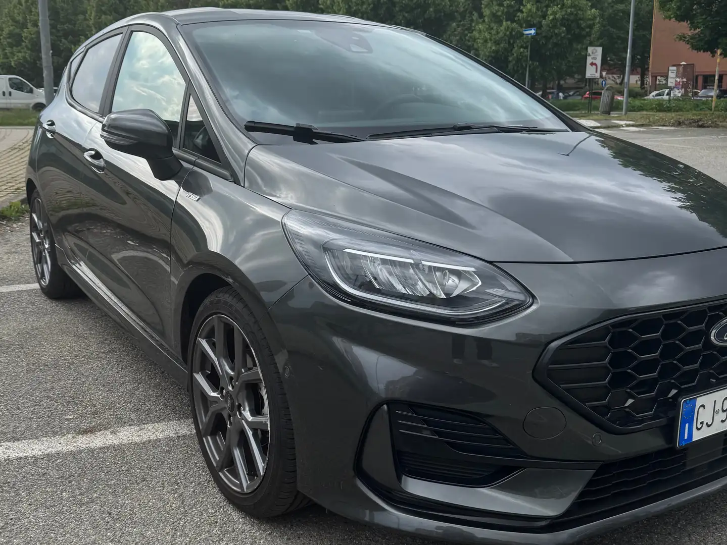 Ford Fiesta Fiesta VII 2022 5p 5p 1.0 ecoboost h ST-Line 125cv Gris - 1