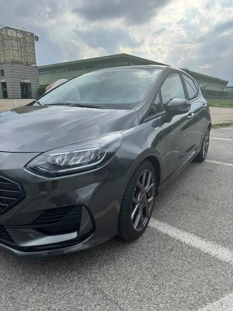 Ford Fiesta Fiesta VII 2022 5p 5p 1.0 ecoboost h ST-Line 125cv Gris - 2