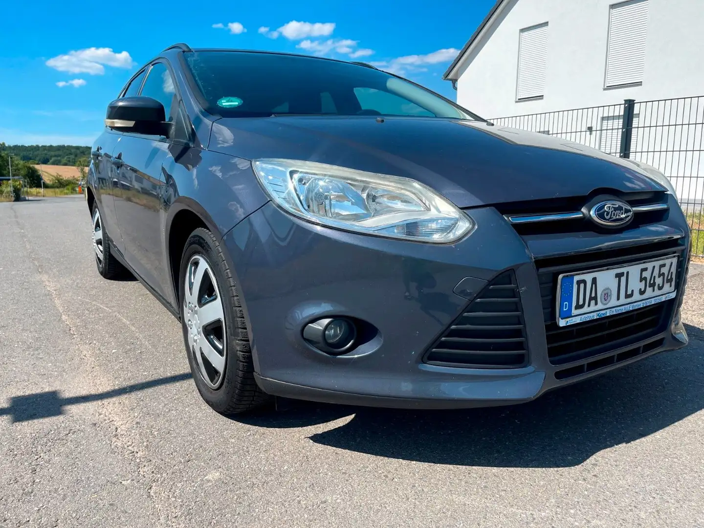 Ford Focus Turnier Trend Grau - 2
