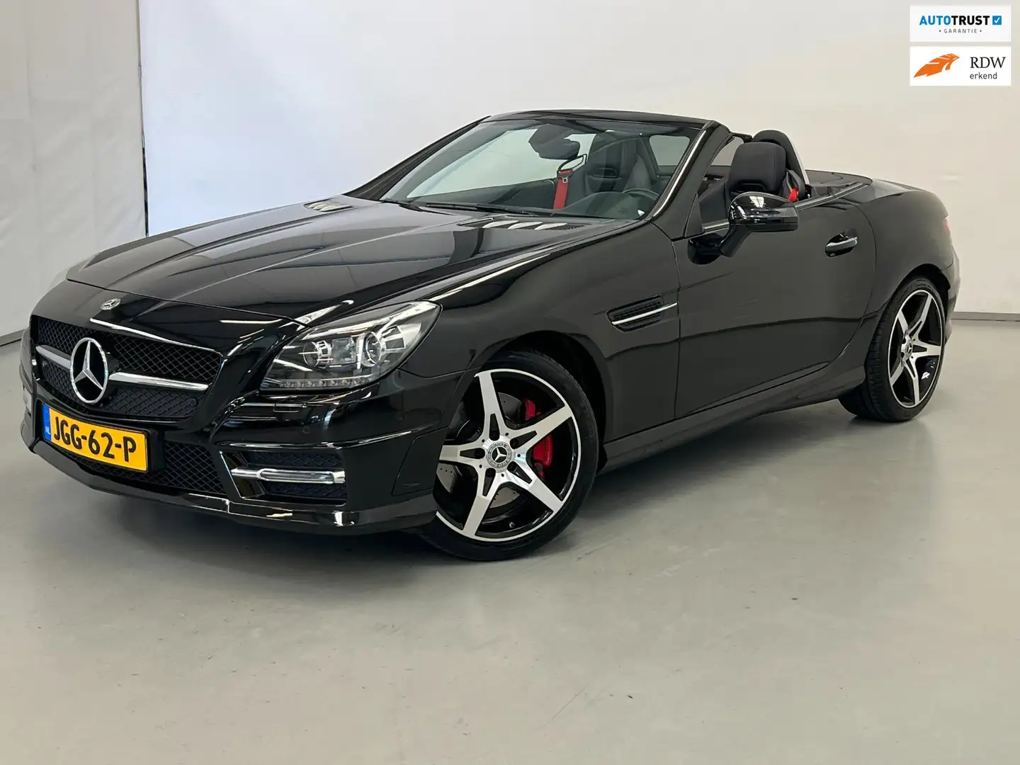 Mercedes-Benz SLK 250 AMG Edition / Pano / Airscarf / Keyless Schwarz - 1
