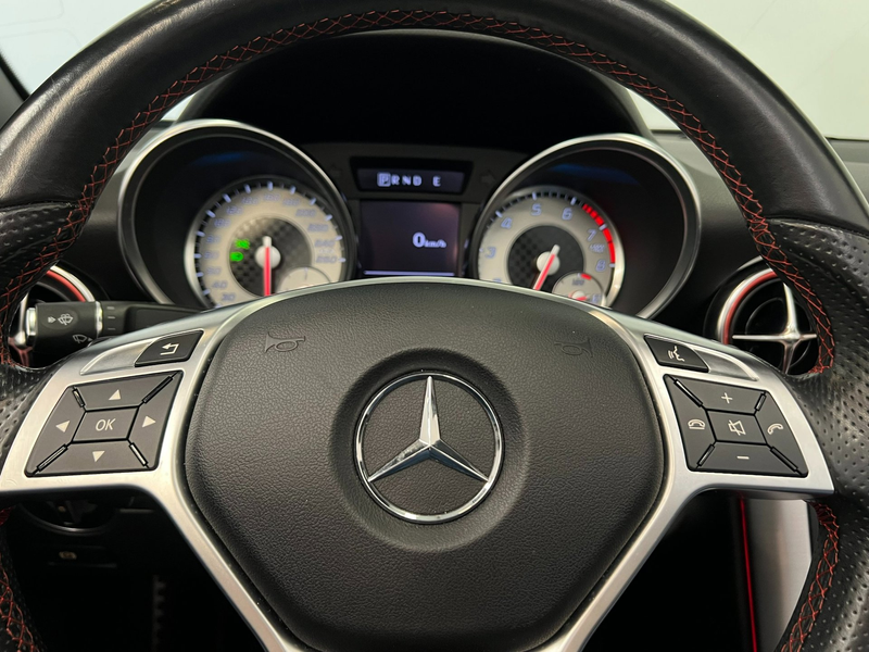 Mercedes-Benz SLK 250 AMG Edition / Pano / Airscarf / Keyless — photo 11