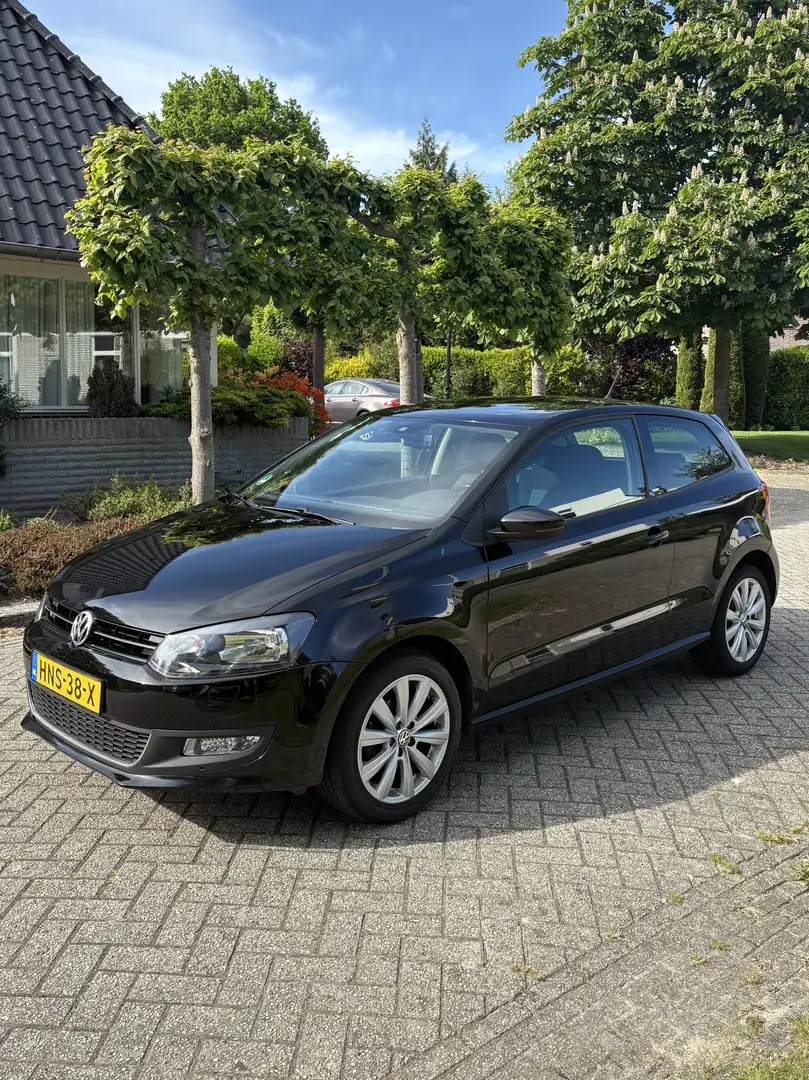 Volkswagen Polo 1.2 MPI STYLE | APK 31-5-2026 | AppleCarplay Zwart - 1