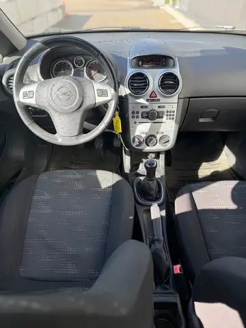 Opel Corsa view 9